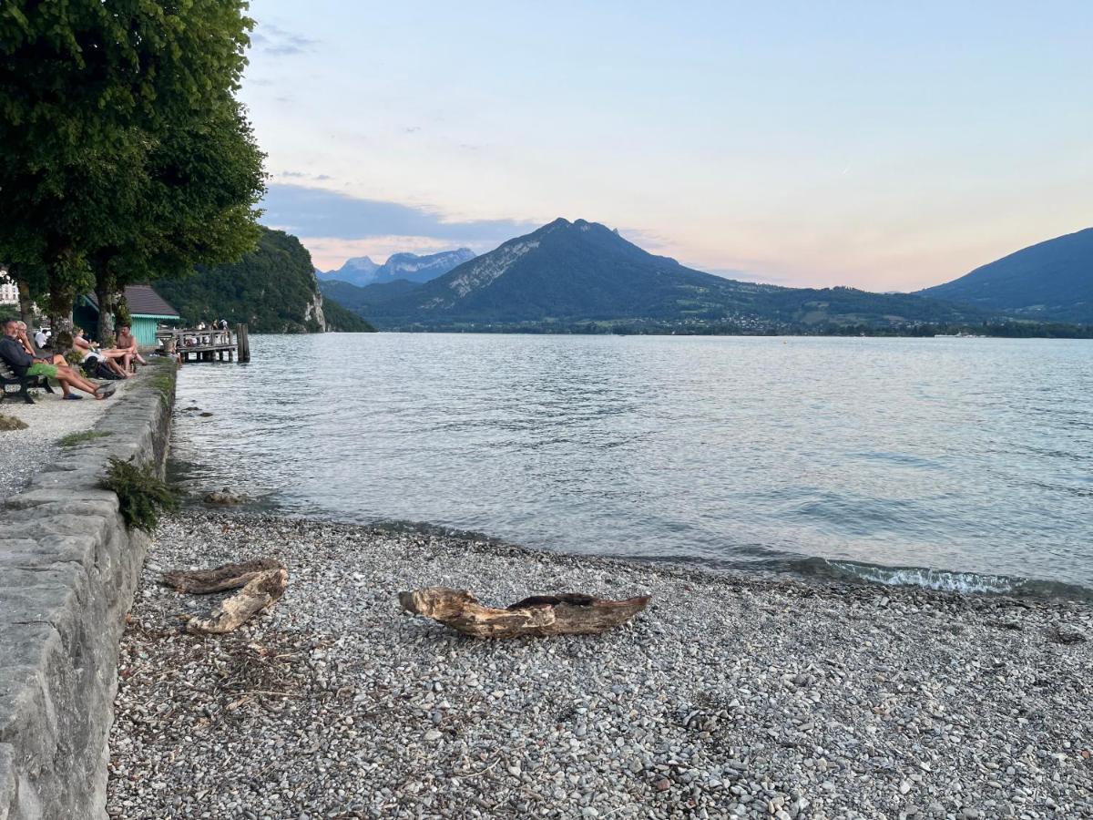Entre Lac D'Annecy Et Montagnes, Golf Et Parapente A Pieds Talloires Exterior photo