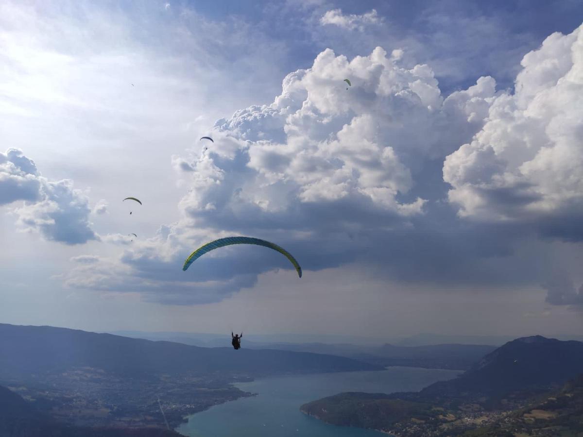 Entre Lac D'Annecy Et Montagnes, Golf Et Parapente A Pieds Talloires Exterior photo