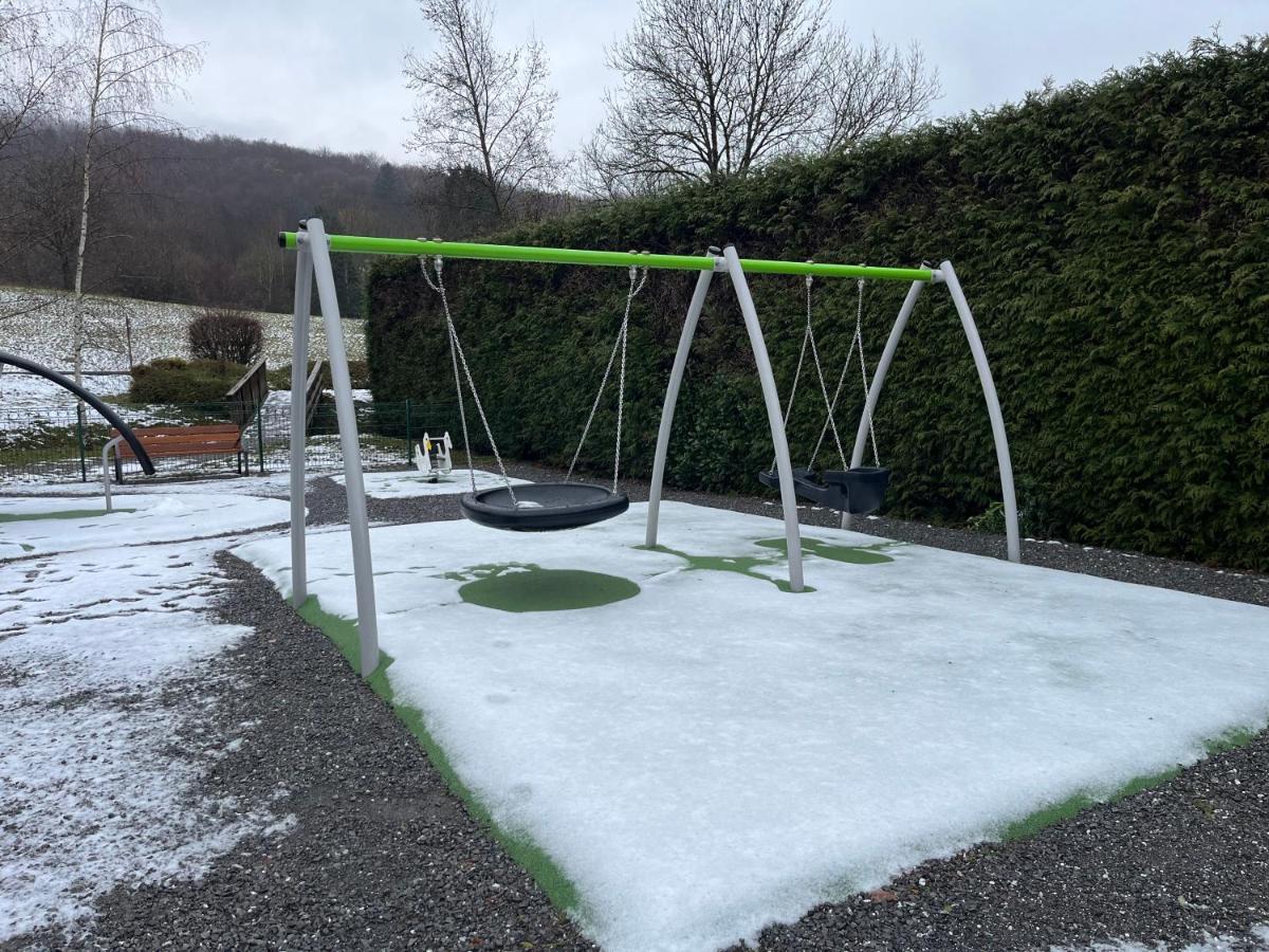 Entre Lac D'Annecy Et Montagnes, Golf Et Parapente A Pieds Talloires Exterior photo